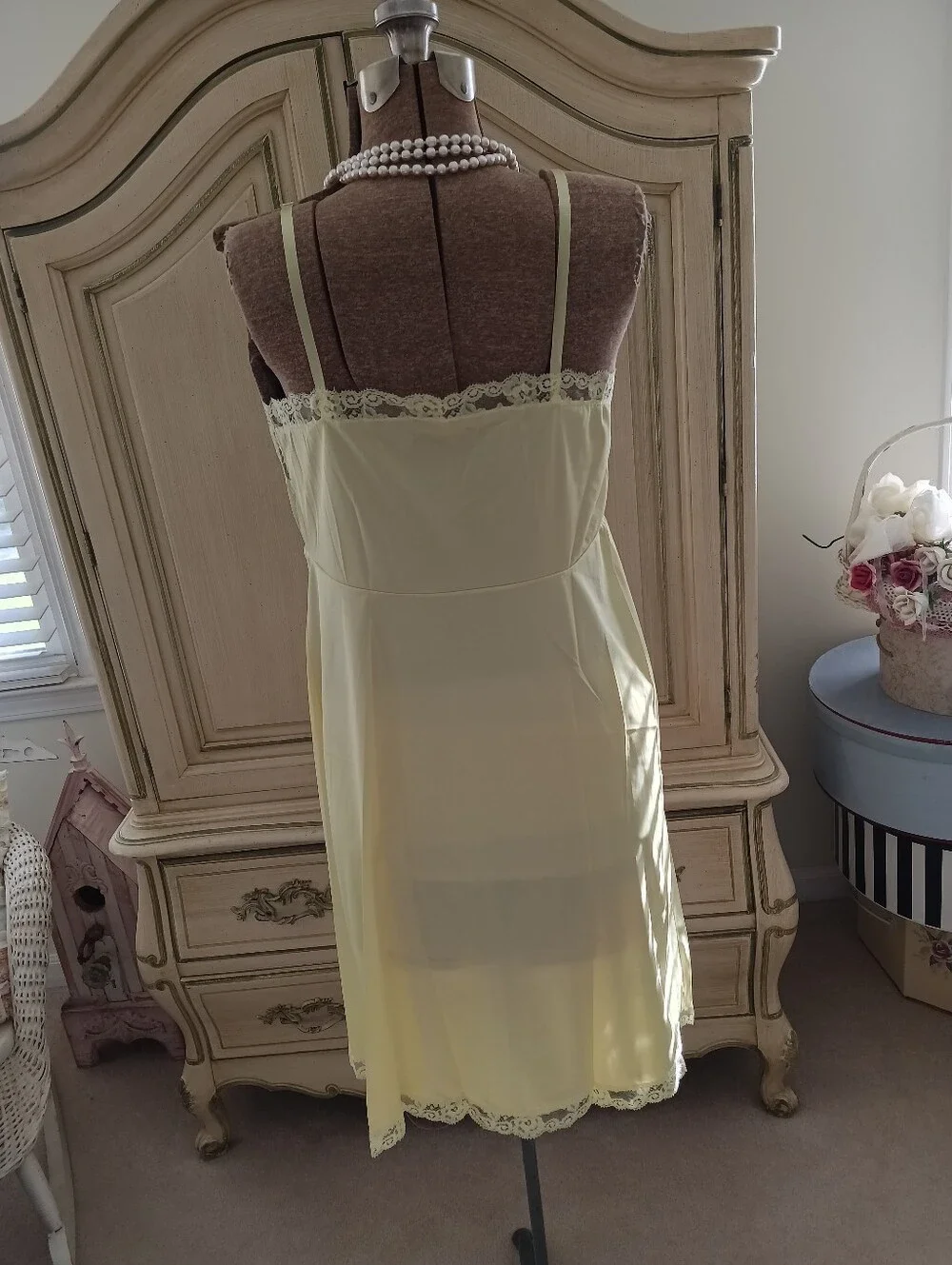 VINTAGE, UNWORN " VAN RAALTE" BUTTER YELLOW ALL NYLON SLIP! SZ 36 - Picture 12 of 15